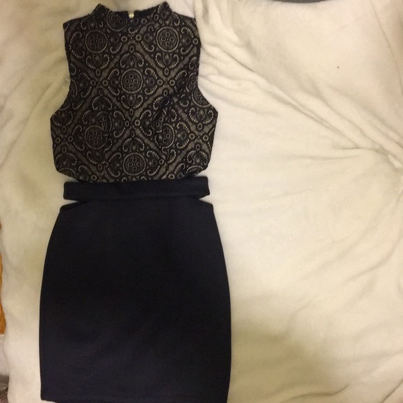 Dress - Picture 2 of 5